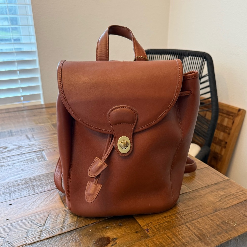 Vintage coach leather backpack 101-76